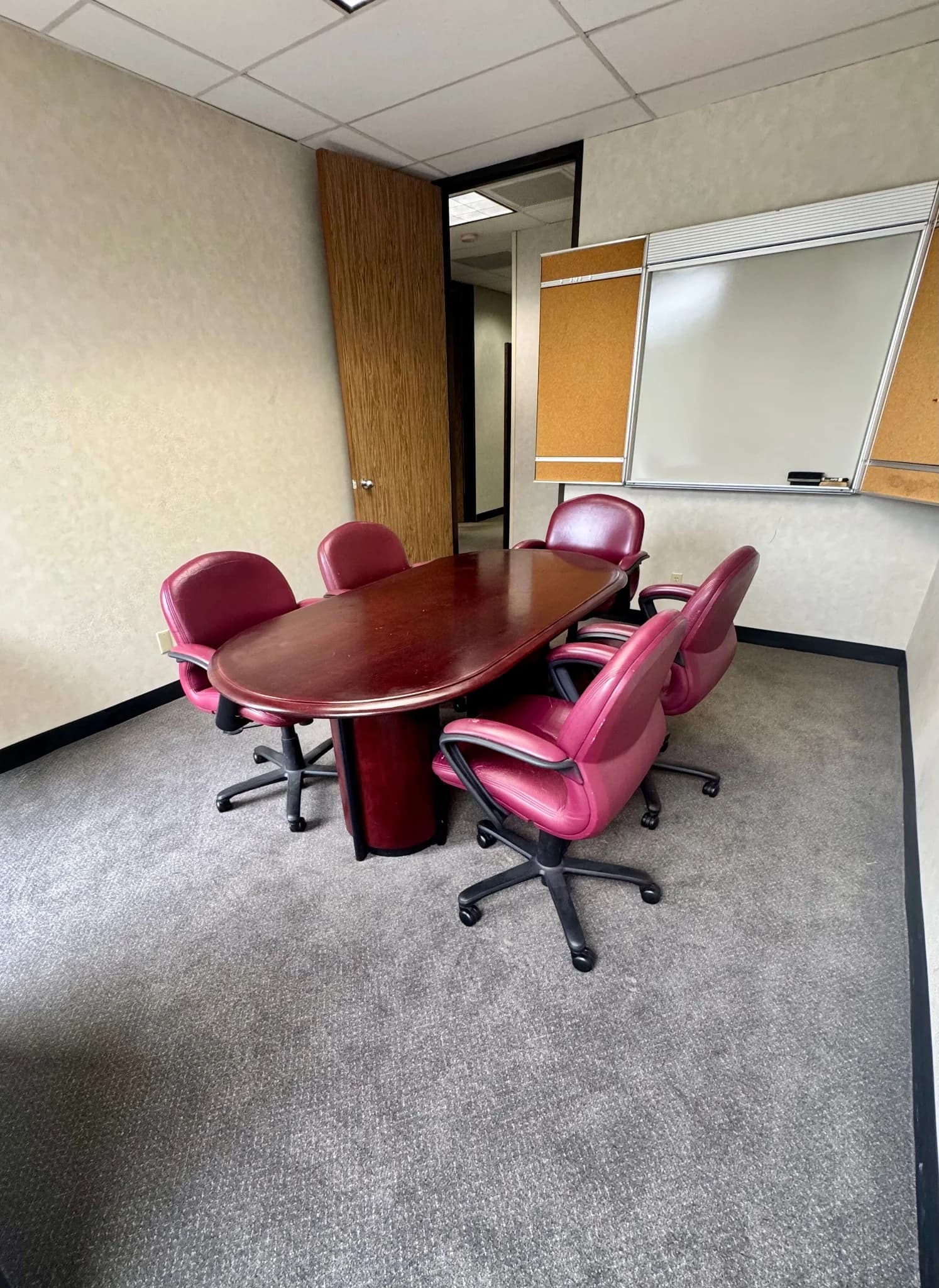Meeting Room for 6 near Courthouse & Capital photo 1