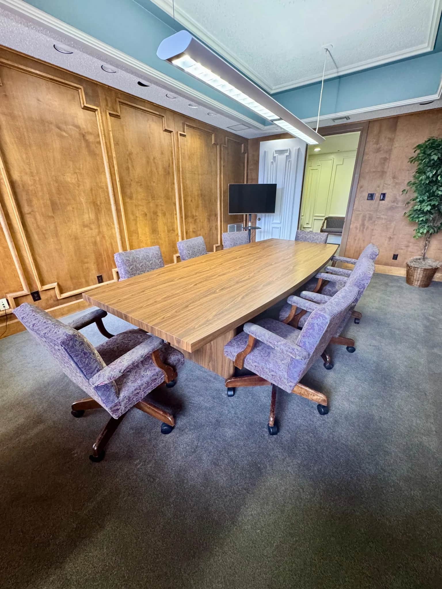 Elegant Board Room for 8 Near Courthouse photo
